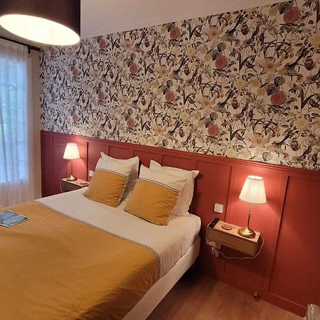 Bed and Breakfast A L'Ombre De La Treille -Proche Saint-Emilion Екстер'єр фото