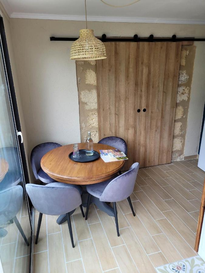 Bed and Breakfast A L'Ombre De La Treille -Proche Saint-Emilion Екстер'єр фото